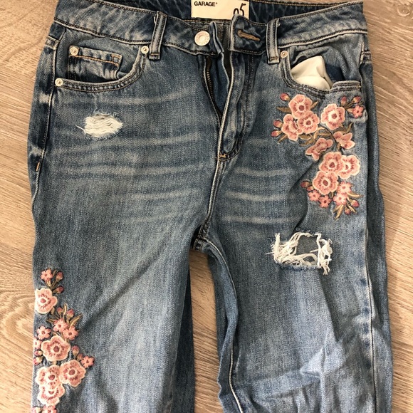 Embroidered Blossom Jeans - Picture 3 of 10